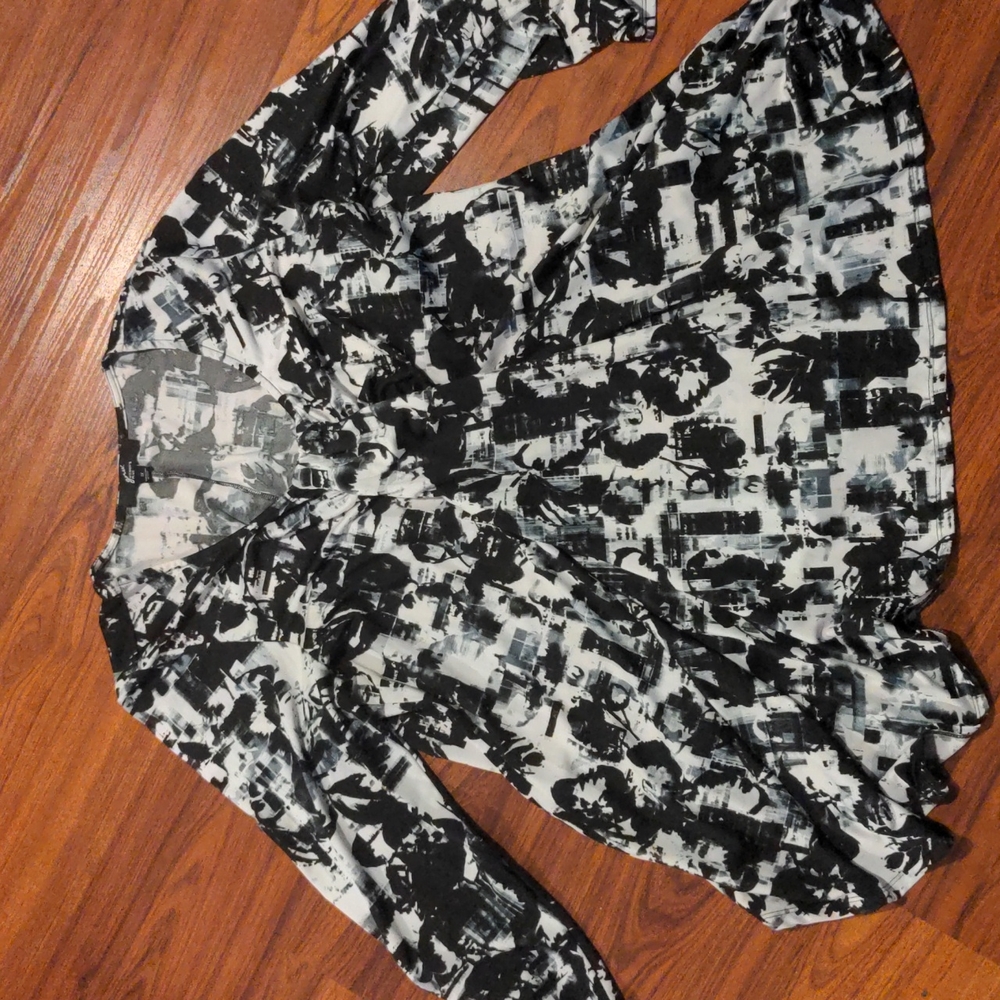 ⭐ GNW Women's Plus Black & White Blouse - 1X XL